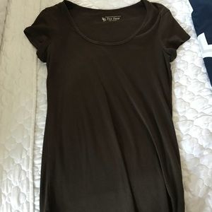 Fitted brown tee shirt